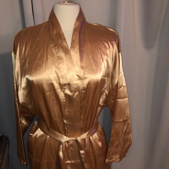 Adrienne Signature Club A Robe Gold - Picture 2 of 7